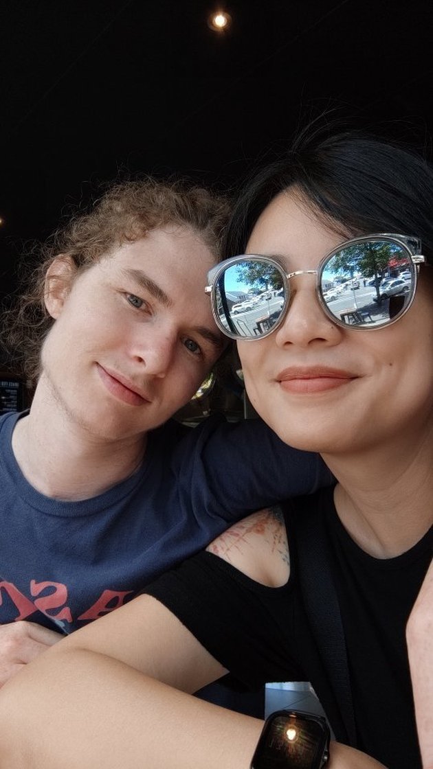 Having experienced a long-distance relationship, here are 8 intimate portraits of Leony and her foreign boyfriend who are now even more affectionate - Wishing for a wedding soon