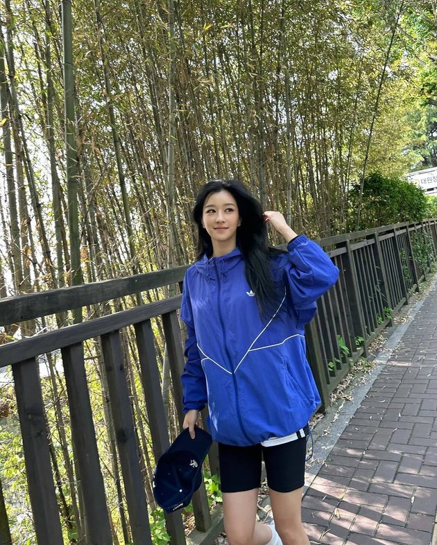 Seo Ye Ji Shows Off Her Visuals in Her New Instagram