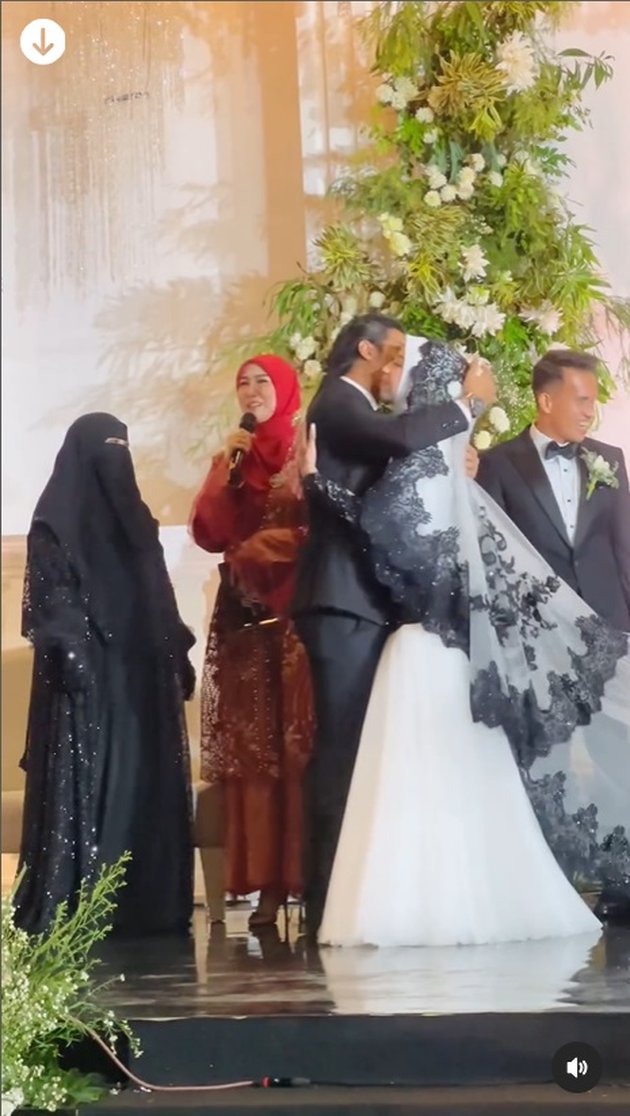 Make Netizens Cry, 10 Photos of the Closeness of Abidzar Al Ghifari and Adiba Khanza at the Wedding - Revealing Memories When Uje Passed Away