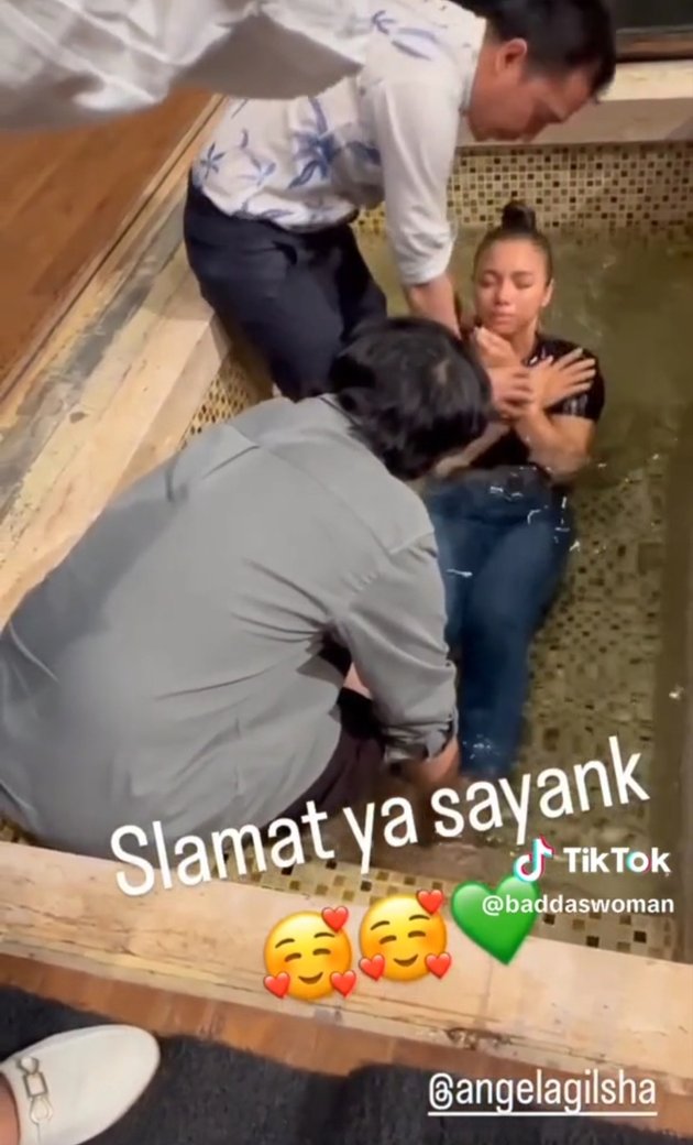 Angela Gilsha's Emotional Moments During Baptism, Flooded with Congratulations
