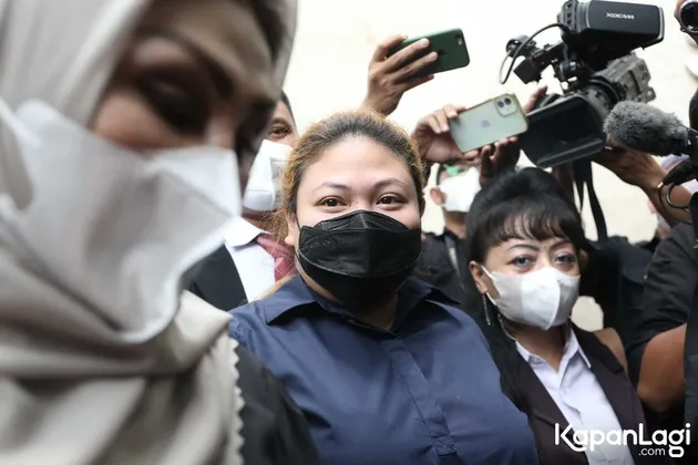 Olivia Nathania anak Nia Daniaty diperiksa