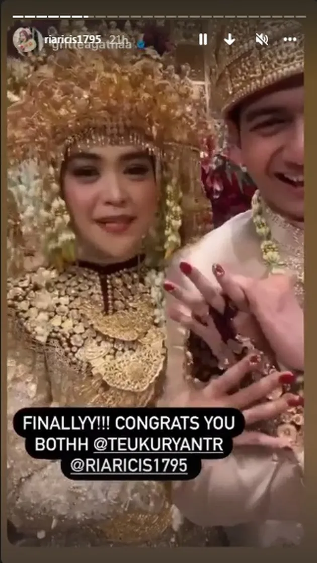 Potret mesra Ria Ricis dan teuku Ryan.