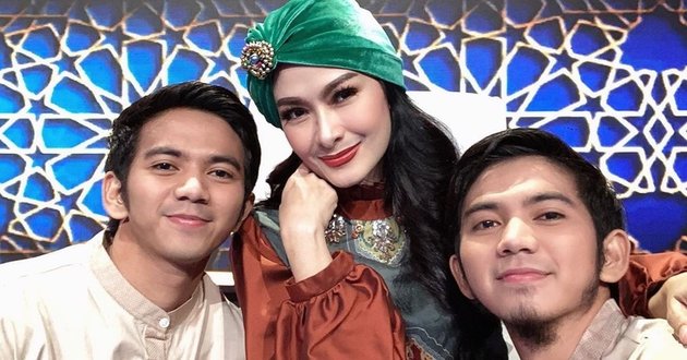 Like Mother and Child, Here are 8 Moments of Closeness between Rizki Ridho and Iis Dahlia