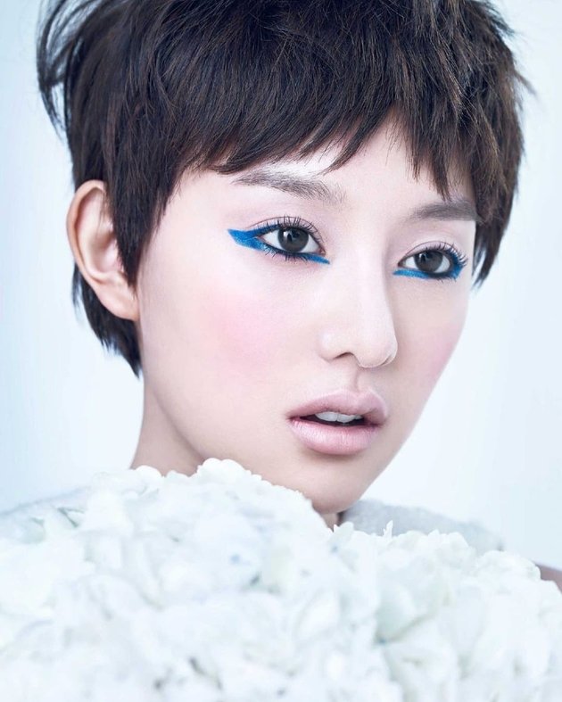 Like a Fairy from a Fairyland, Here's Kim Ji Won's Graceful Appearance with Short Men's Haircut