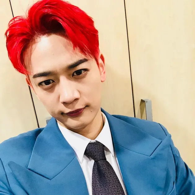 Foto Minho SHINee Berambut Merah