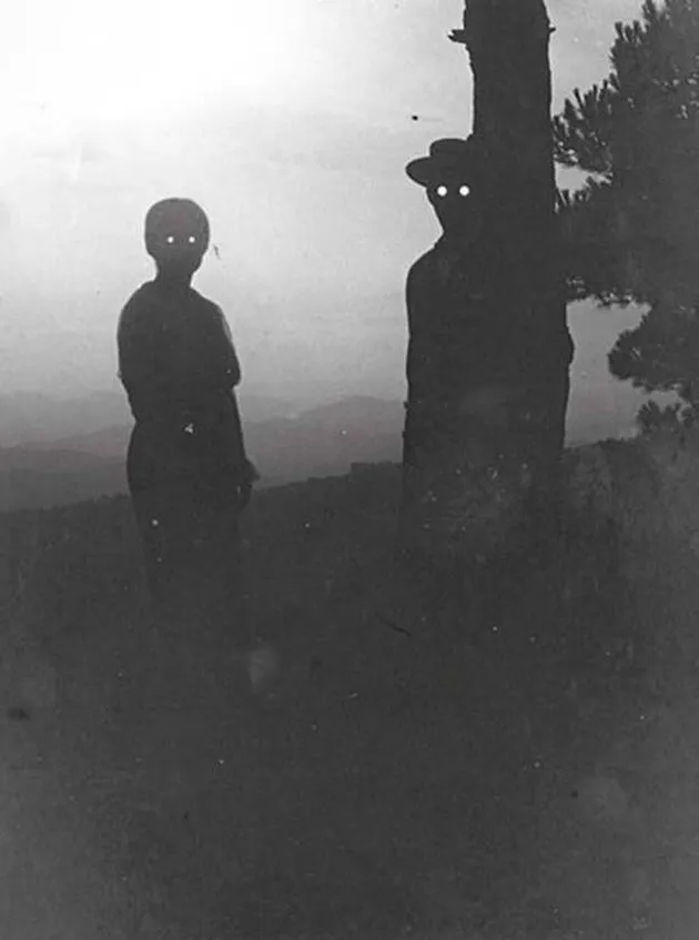 Foto seram menghantui