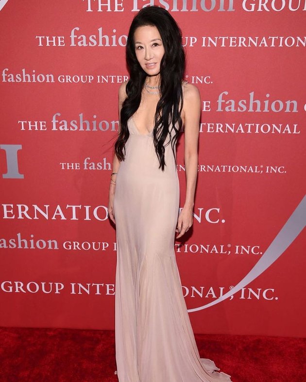 Like a Teenager, Check Out 10 Photos of Designer Vera Wang Who Still Has Body Goals at 70 Years Old