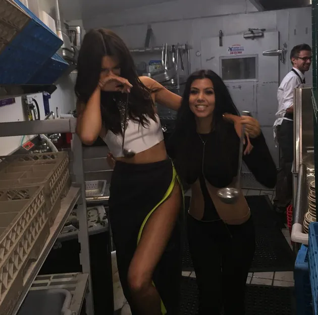 Kendall Jenner &amp; Kourtney Kardashian