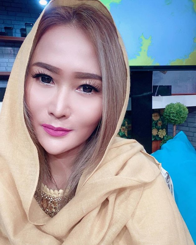 Often Appears Using Colorful Wigs, Here are 7 Beautiful Portraits of Inul Daratista Wearing Hijab - Her Charm Soothes the Heart