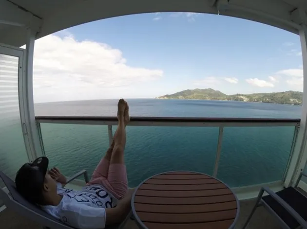 Bulan Madu Chelsea Olivia - Glenn di Kapal Pesiar