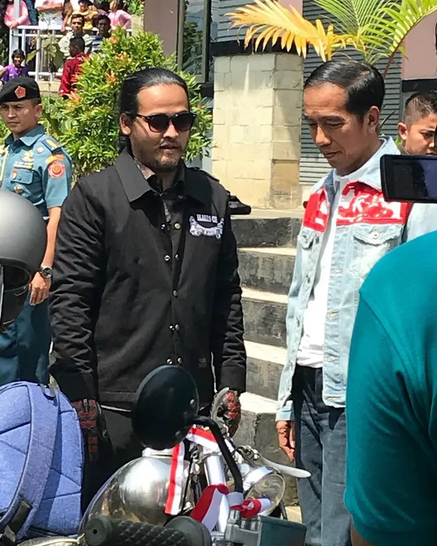 jokowi naik motor gede
