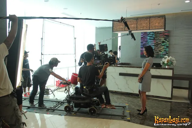 Reza Rahadian dan Adinia Wirasti