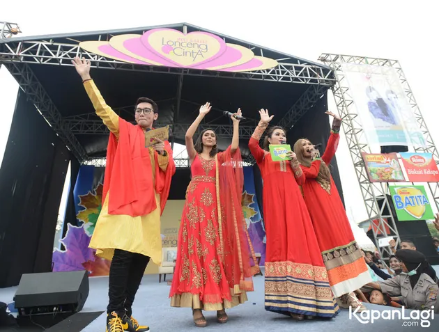 Mrunal Thakur - Arjit Taneja