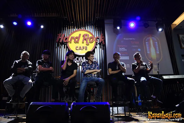 Ahmad Albar God Bless