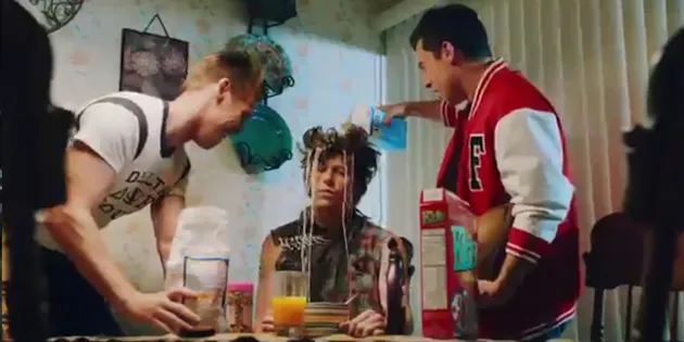 Klip She\&#039;s Kinda Hot\&#039;, Kisah Nyata Ashton Irwin 5 SOS?