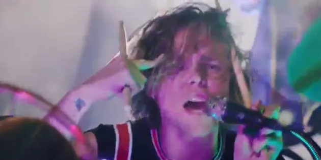 Klip She\&#039;s Kinda Hot\&#039;, Kisah Nyata Ashton Irwin 5 SOS?