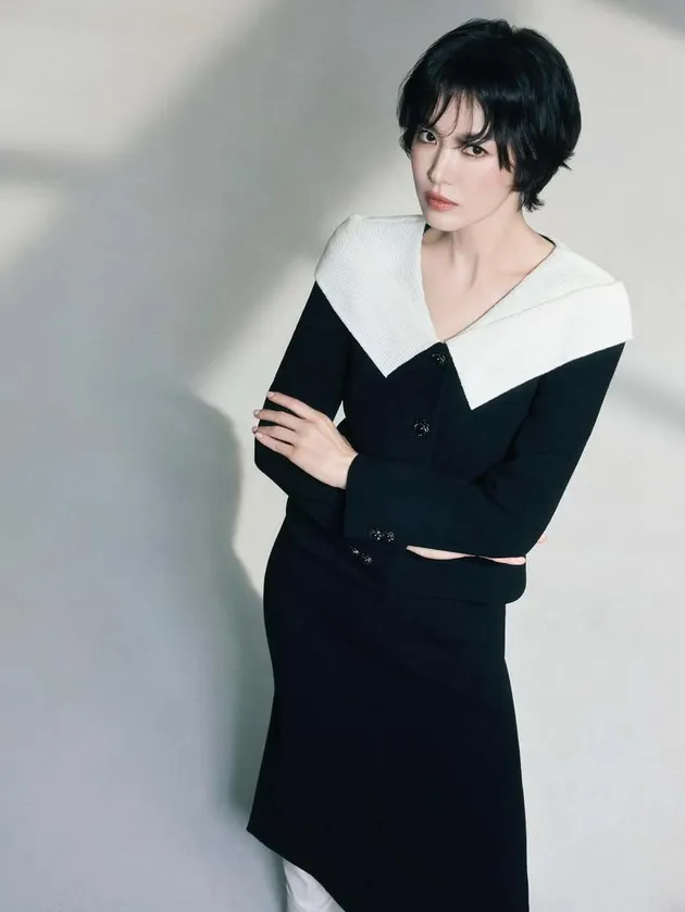 Song Hye Kyo Pakai Baju Kerja