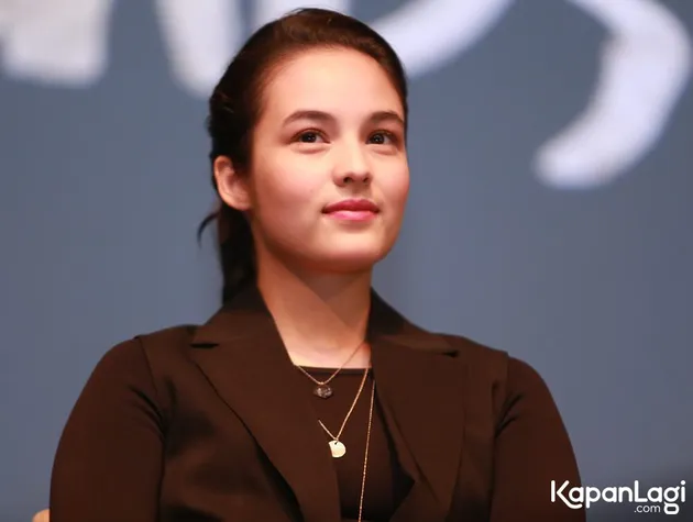 Chelsea Islan Headshot