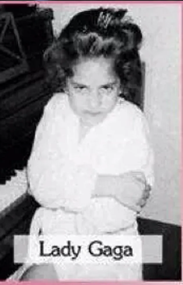 Foto Kecil Penyanyi Tersohor Dunia