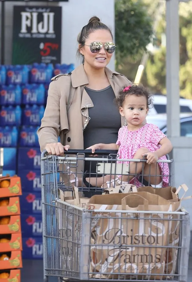 Chrissy Teigen &amp; Baby Luna