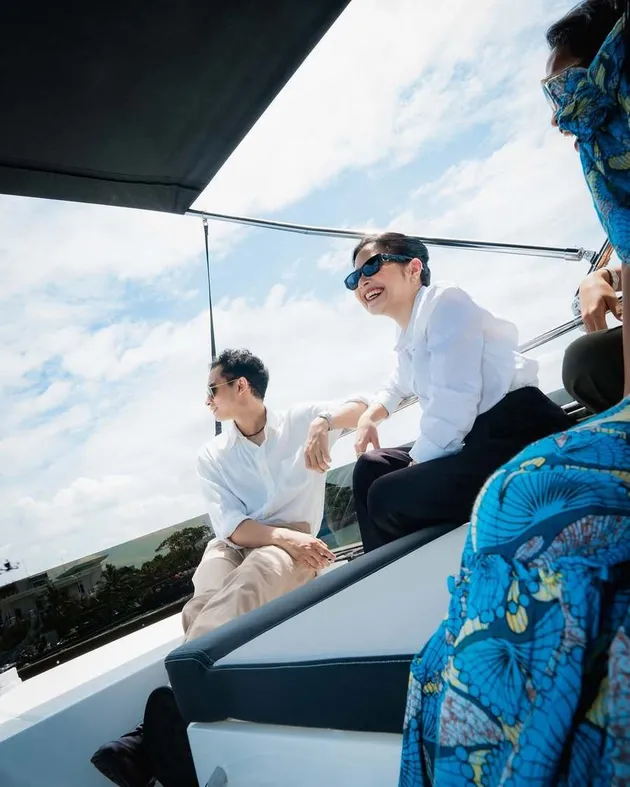  Omara Esteghlal dan Prilly Latuconsina