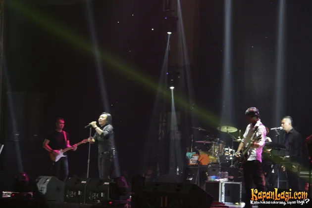 Dewa 19 feat Ari Lasso