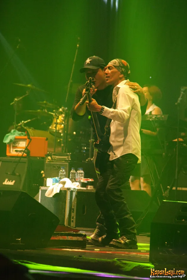 Dewa 19 feat Ari Lasso