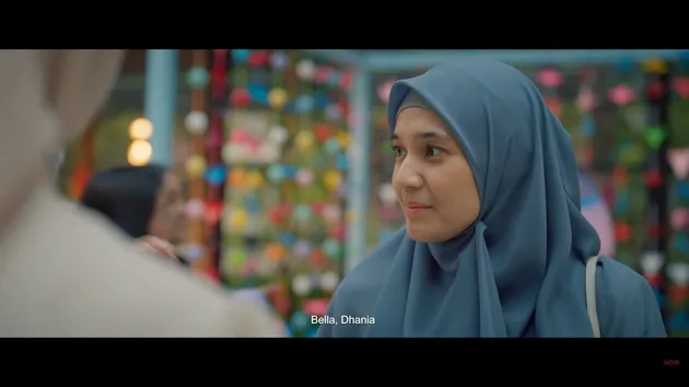 Dhini Aminarti di film mengejar restu