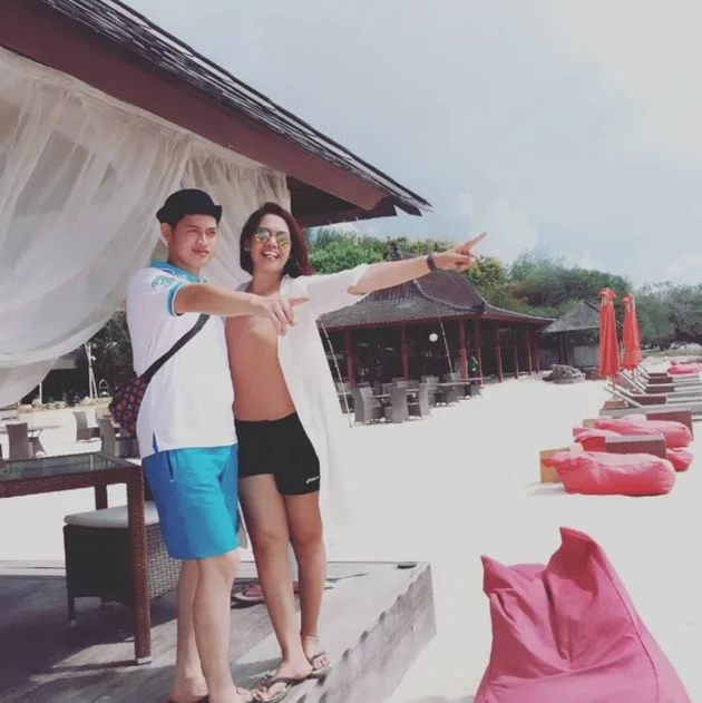 Foto Mesra Elly Sugigi - Ferry Anggara Gili Trawangan