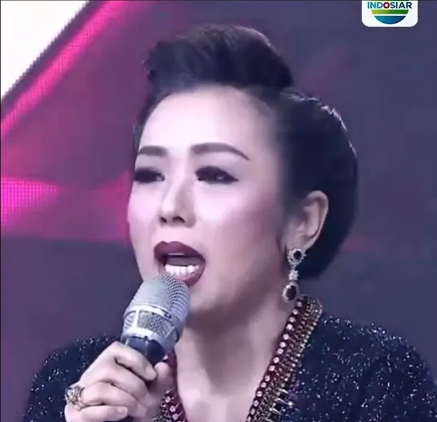 Soimah Saat Menjurui Peserta D'Academy 7