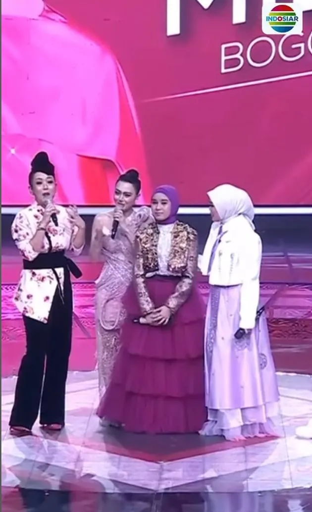 Soimah Maju ke Tengah Panggung Samperin Mila