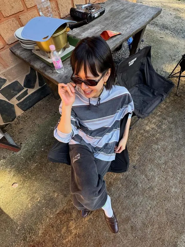 Son Ye Jin Pakai Kacamata Hitam