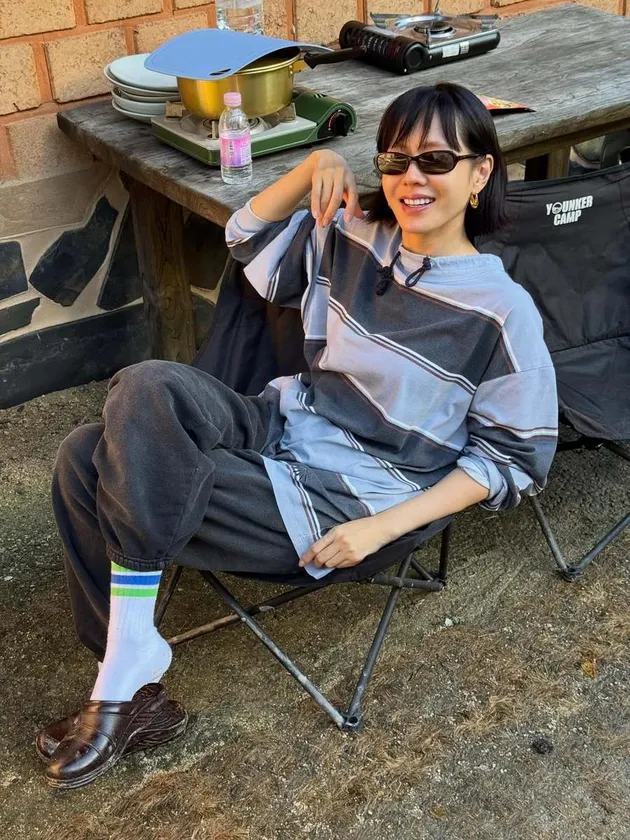 Son Ye Jin Pakai Kaus Oversize