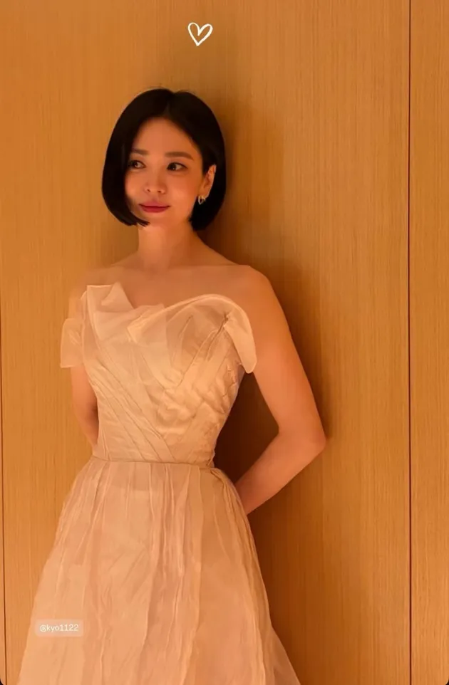 Staf update penampilan Song Hye Kyo