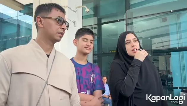 Sonny Septian Umrah Sekeluarga