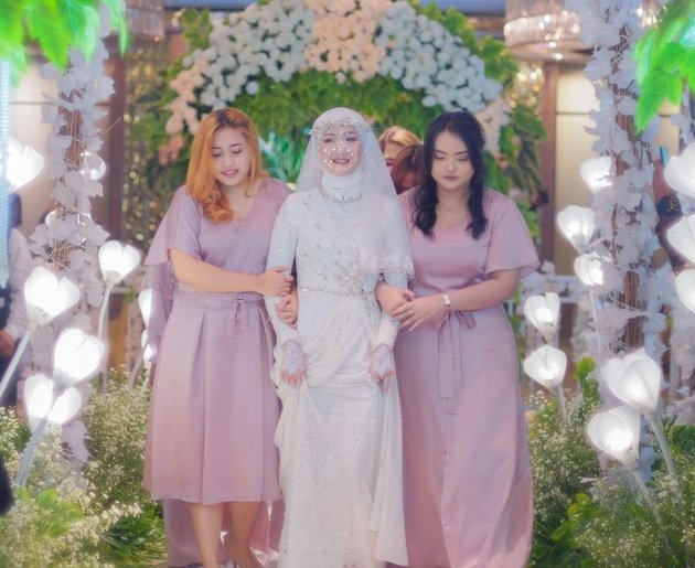 7 Portraits of Viral Celebgram Mutiara Adiguna's K-Pop Style Wedding