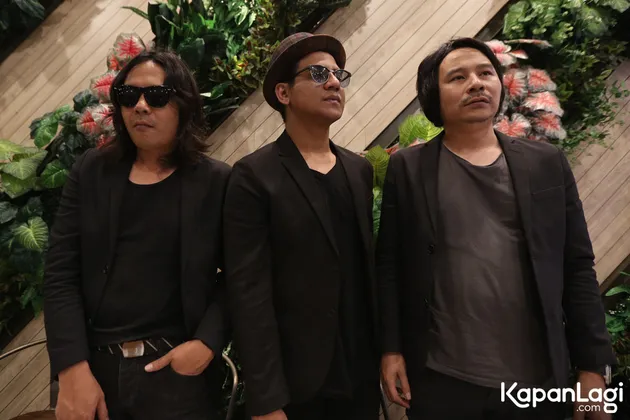 Indonesia tak pernah kehabisan talenta musik yang mampu mengharumkan namany di pentas internasional, dan salah satunya adalah Speaker First.
