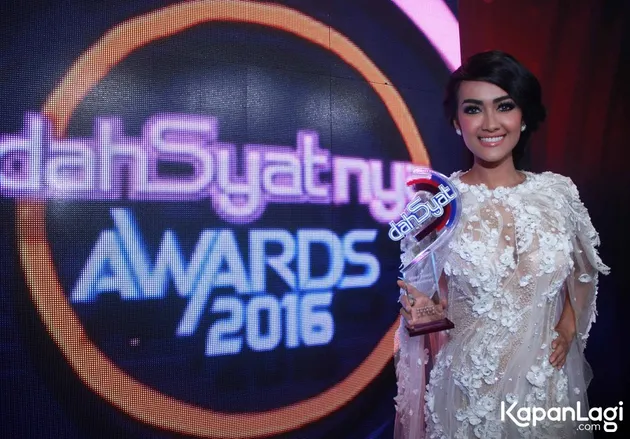 Kerap tampil sebagai guest host, Julia Perez mendapatkan mandat sebagai Host Tamu Terdahsyat 2016.