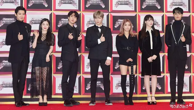 STYLE IDOL DI RED CARPET KBS SONG FESTIVAL, HITAM PUTIH 