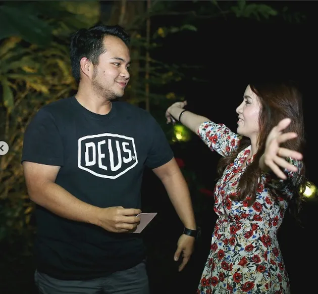 ulang tahun suami Momo Geisha