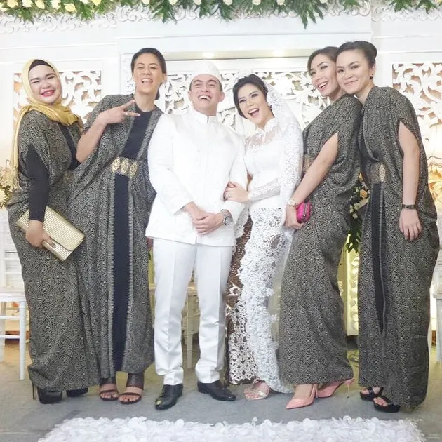 Cynthia Ramlan - Elang Tjokro &amp; Tamu Undangan