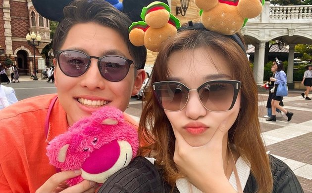 Approved by Netizens, Livy Renata and Tomo Waseda Boys' 'Date' Photo at Disneyland Tokyo - Hoped to Be a Couple