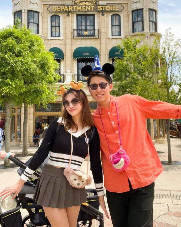 Approved by Netizens, Livy Renata and Tomo Waseda Boys' 'Date' Photo at Disneyland Tokyo - Hoped to Be a Couple