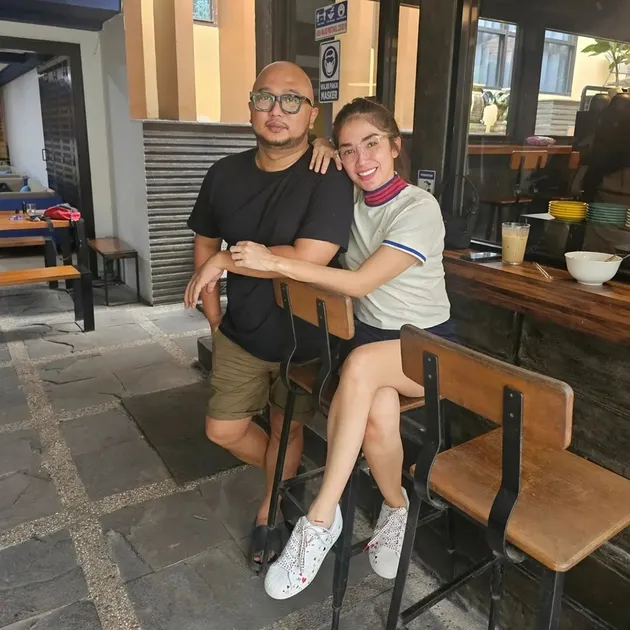 Ussy Sulistiawaty Bak Gadis ABG