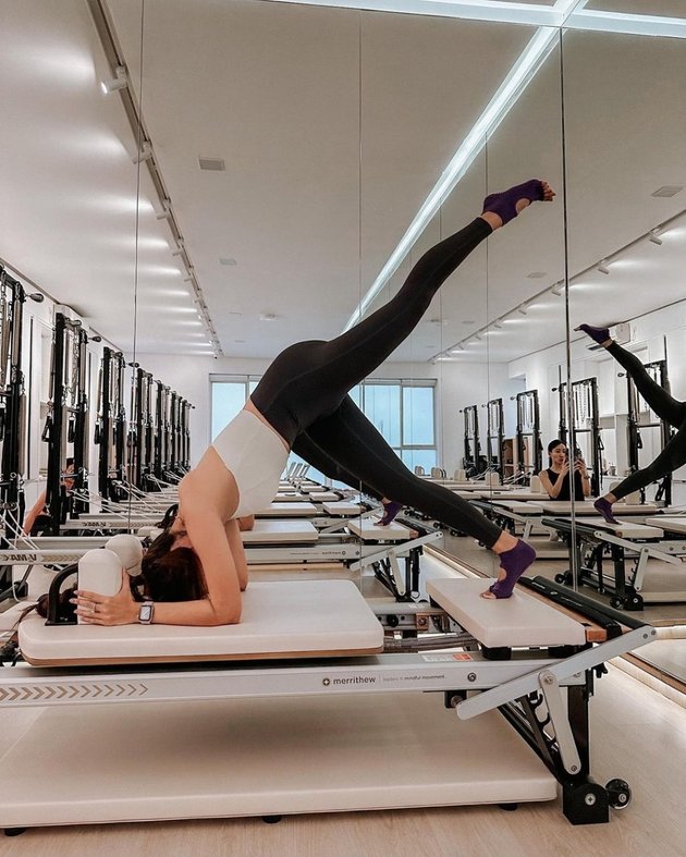Already Slim Like a Virgin, Check Out 8 Photos of Audi Marissa During Pilates Training