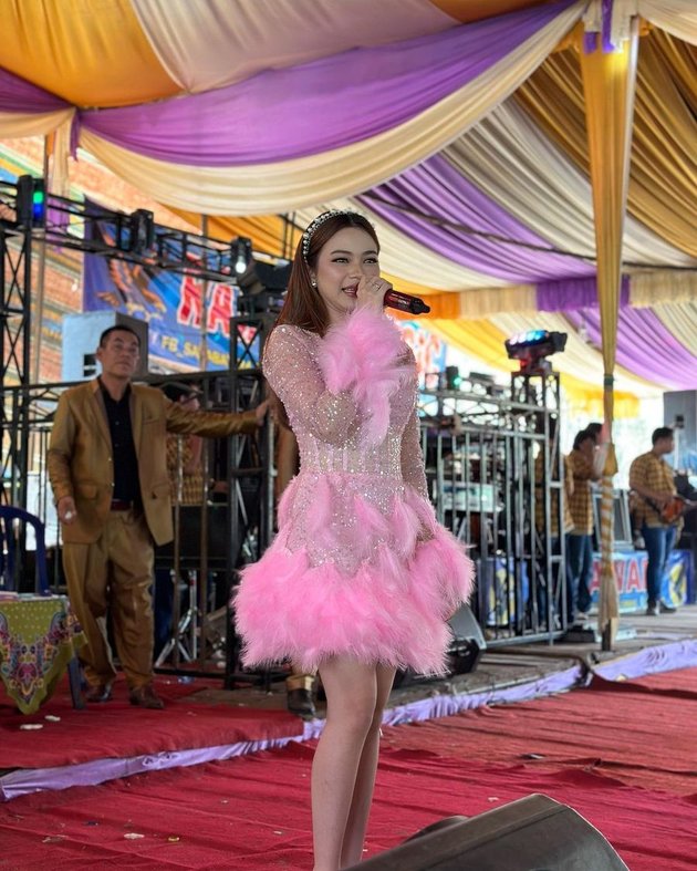 Already Performed in Three Countries, Lady Rara Brings World Dangdut