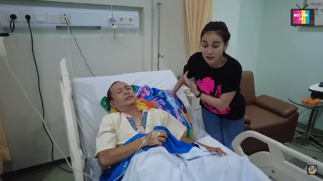 Ayah Rozak Sakit Apa Hernia