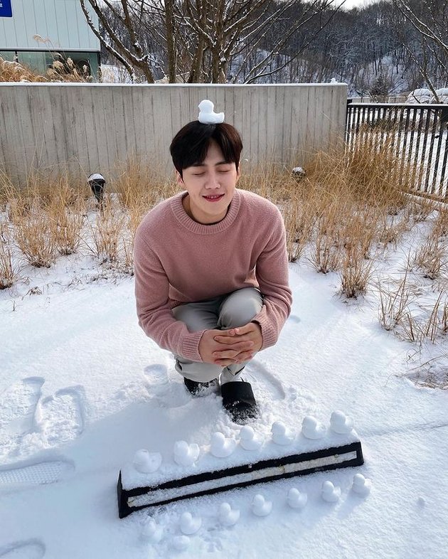 Already Have 5 Million Followers, Here are 9 Pictures of Kim Seon Ho that are Boyfriend Material and Make Fans Giddy