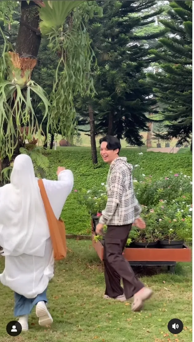 Rey Mbayang dan Dinda Hauw