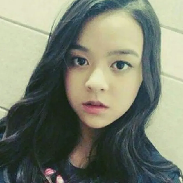 Vokalis JYPn, Lily M